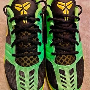 Kobe Mamba Mentality Volt Green Size 9 Shoes